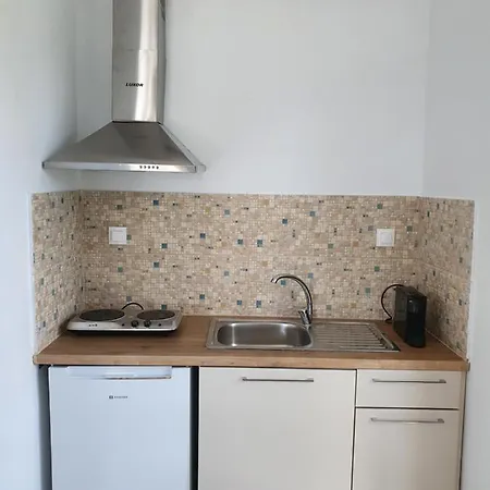 Aristotelis Aparthotel 3*